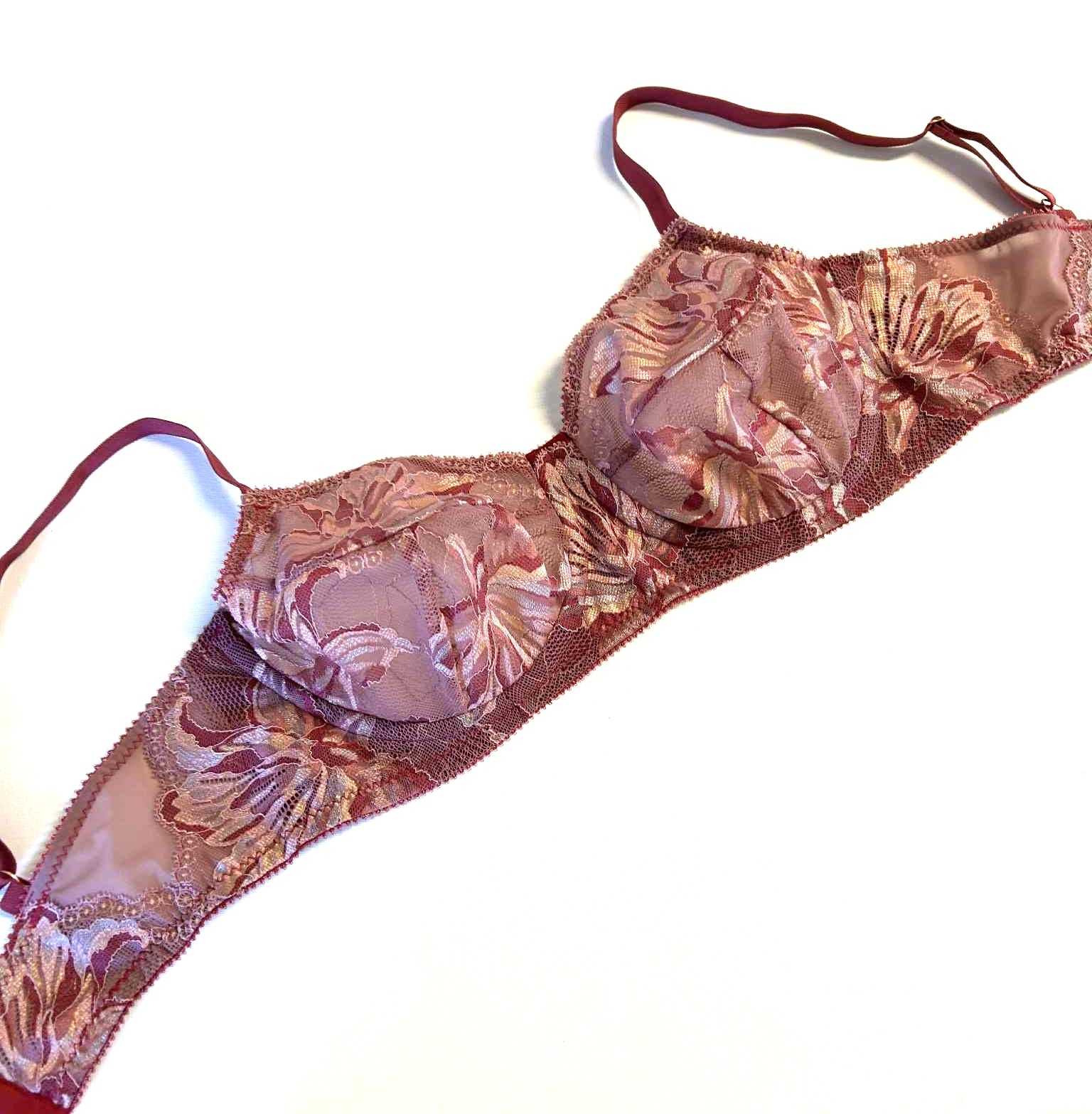 👙 Lingerie & slippakketten 🧵 Lingeriestoffen en fournituren !! 📐 workshops ✂️